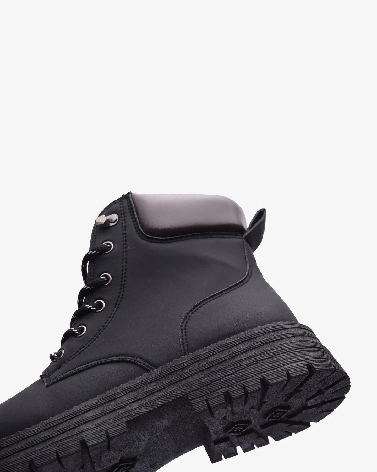 Men's Soviet Everest Hi Cut Boot footwear, shown in black with sturdy laces and rugged sole for outdoor wear.