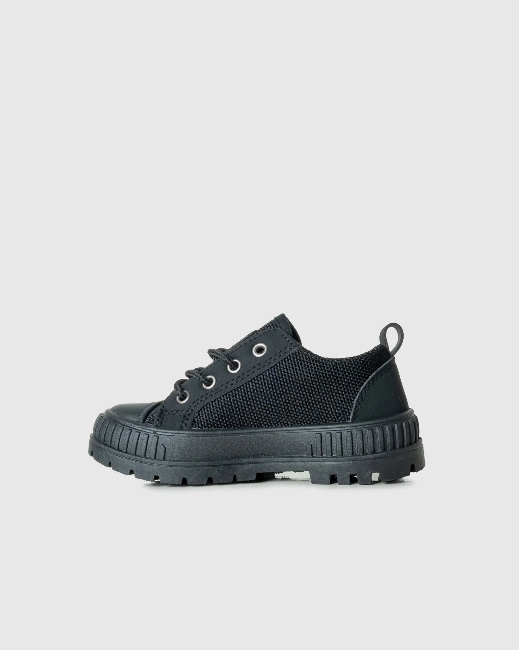 Kids Young - Low Cut Canvas Sneaker