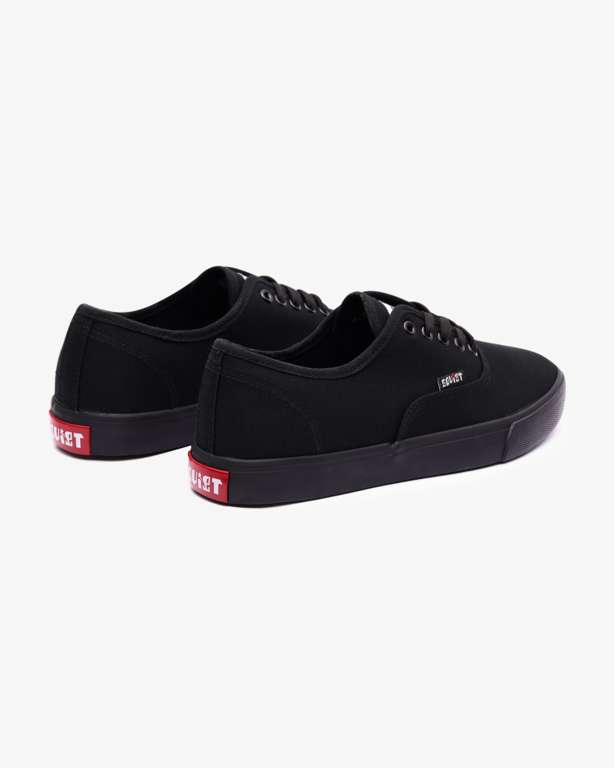 Black low-cut canvas sneaker for men from Soviet's Barca collection, featuring a classic sporty footwear design.