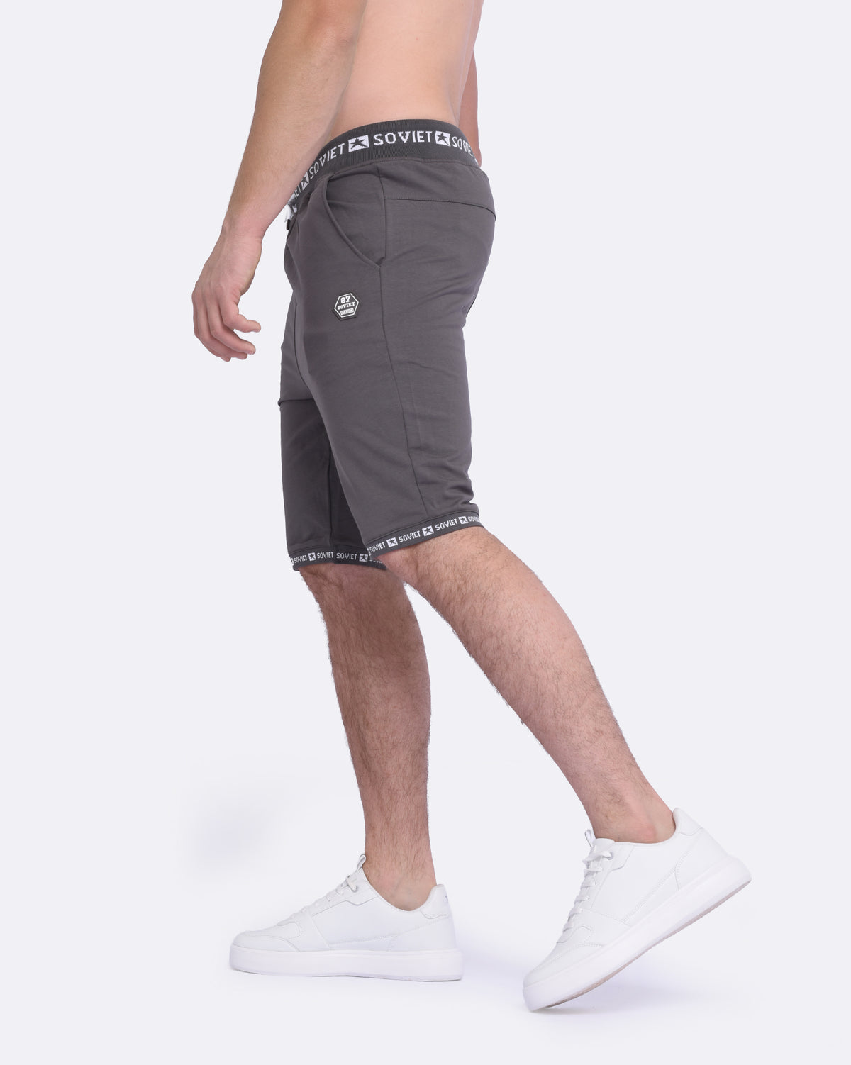 Men's Soviet Keeper track shorts in anthracite, featuring a comfortable athletic fit and sporty design for active wear.