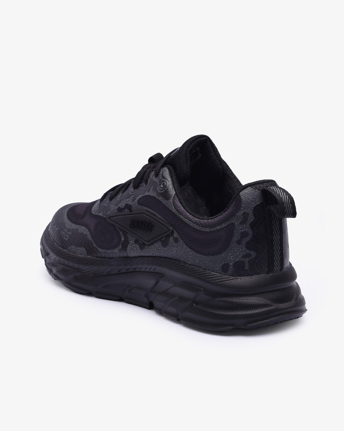 Men's Soviet Campsbay athleisure sneakers in black mono, showcasing sleek athletic footwear design and comfortable sport-inspired style.
