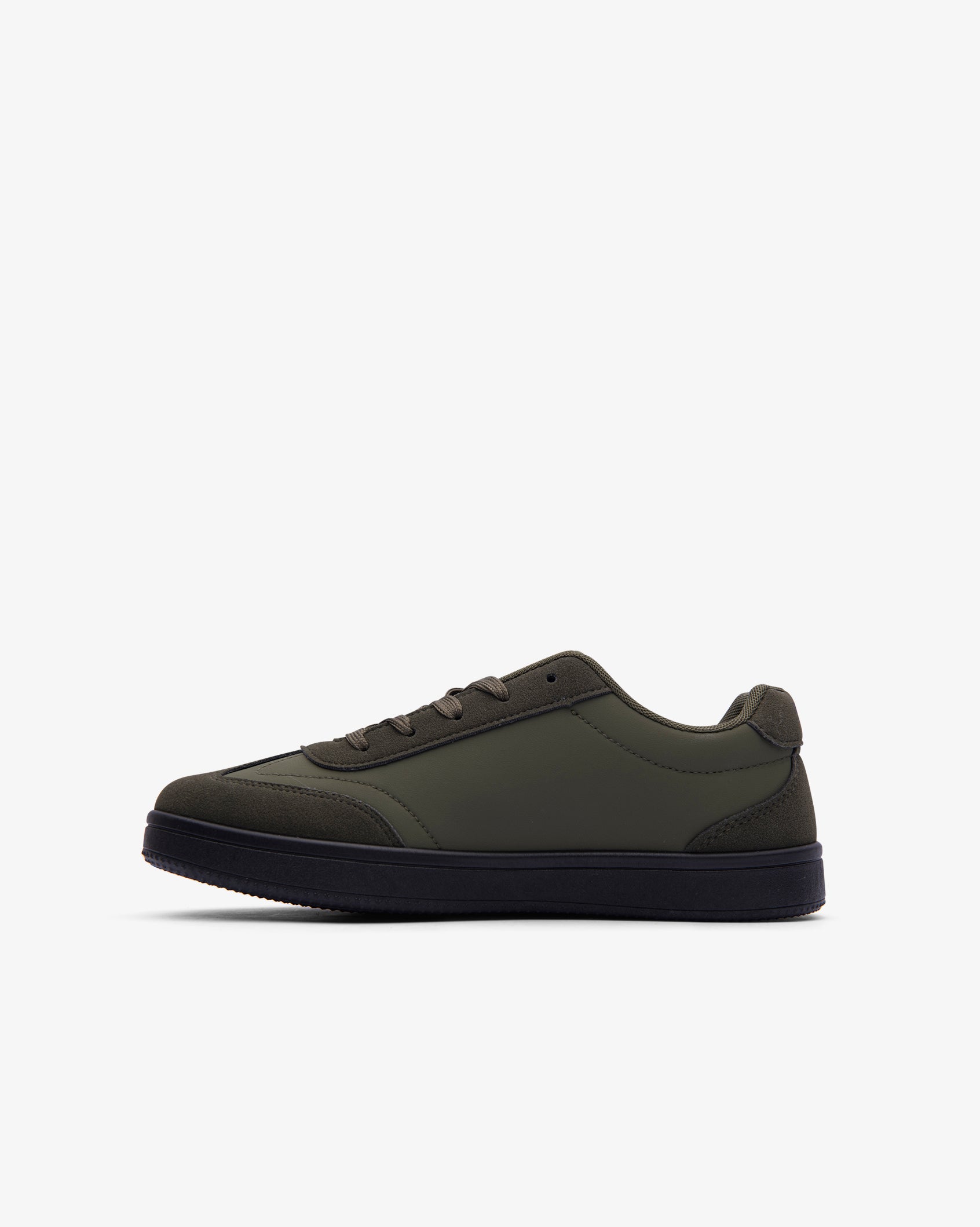 Youth Avatar - Casual Low Cut Sneaker