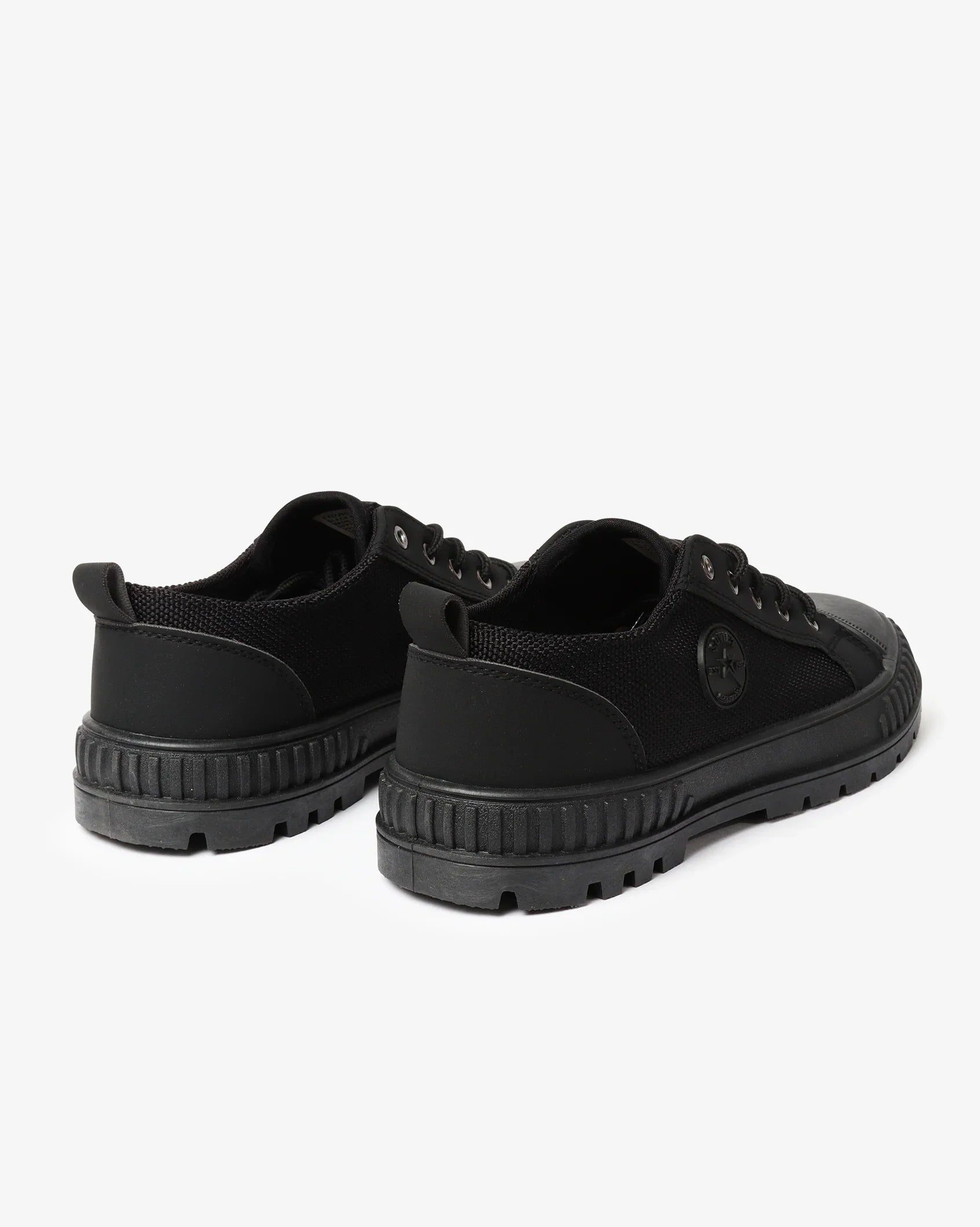 Youth Young - Low Cut Canvas Sneaker