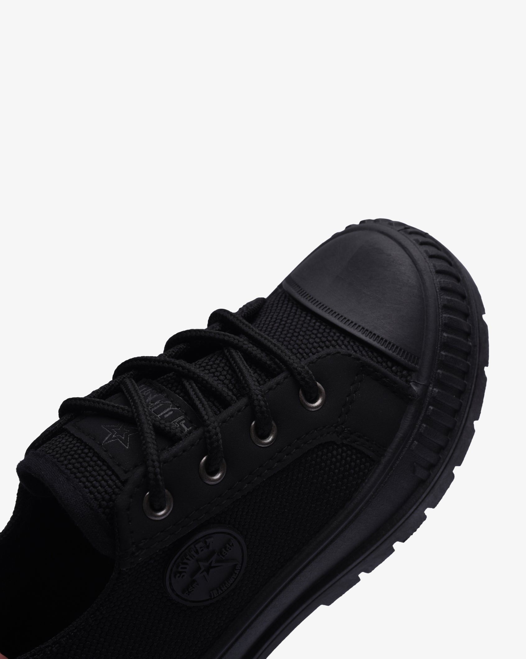 Youth Young - Low Cut Canvas Sneaker