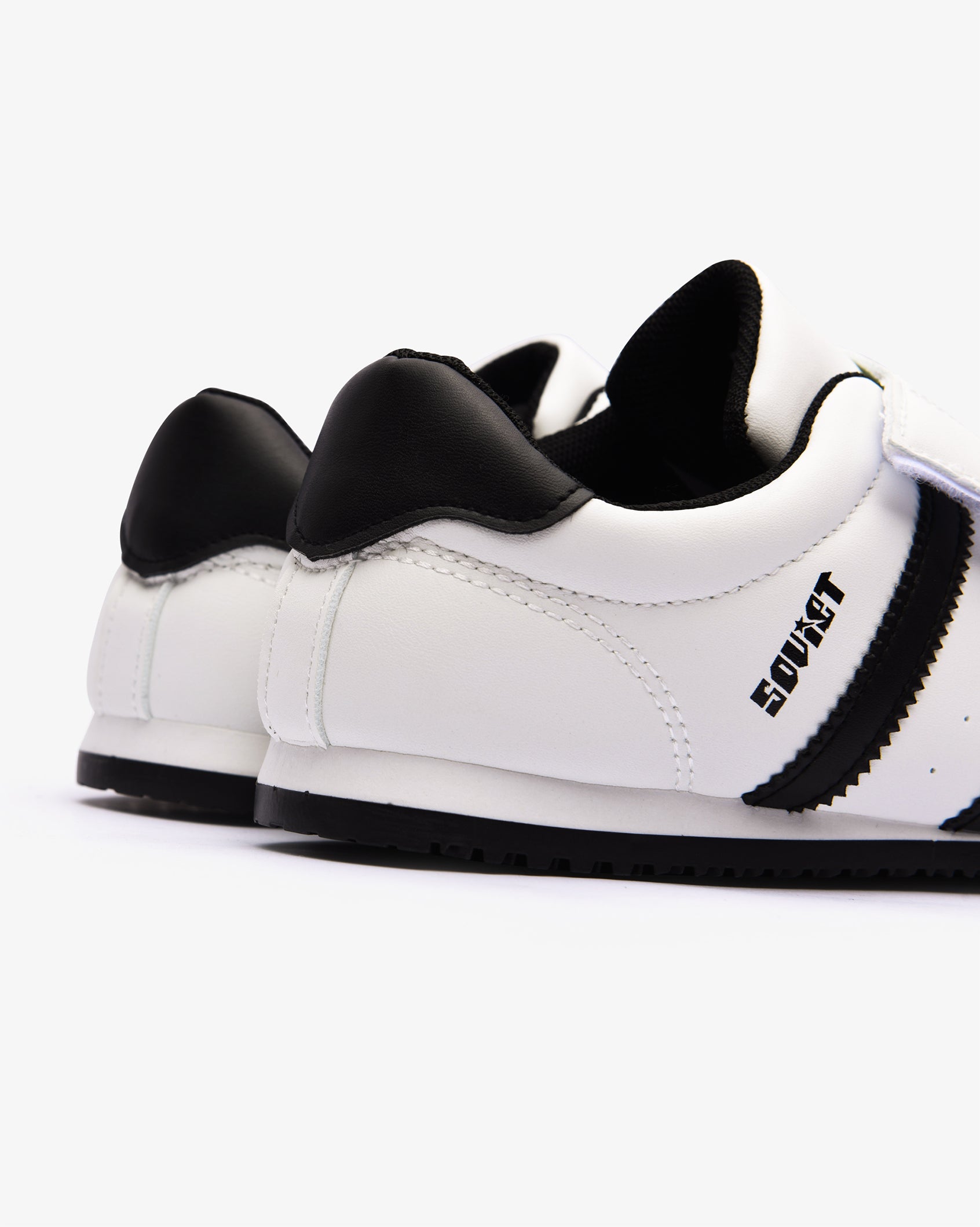 Ladies Domino - Retro Slip-On Sneaker