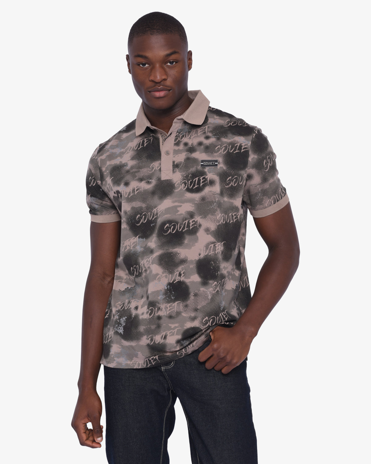 Soviet men's Trevor App short sleeve fashion golfer in taupe apparel