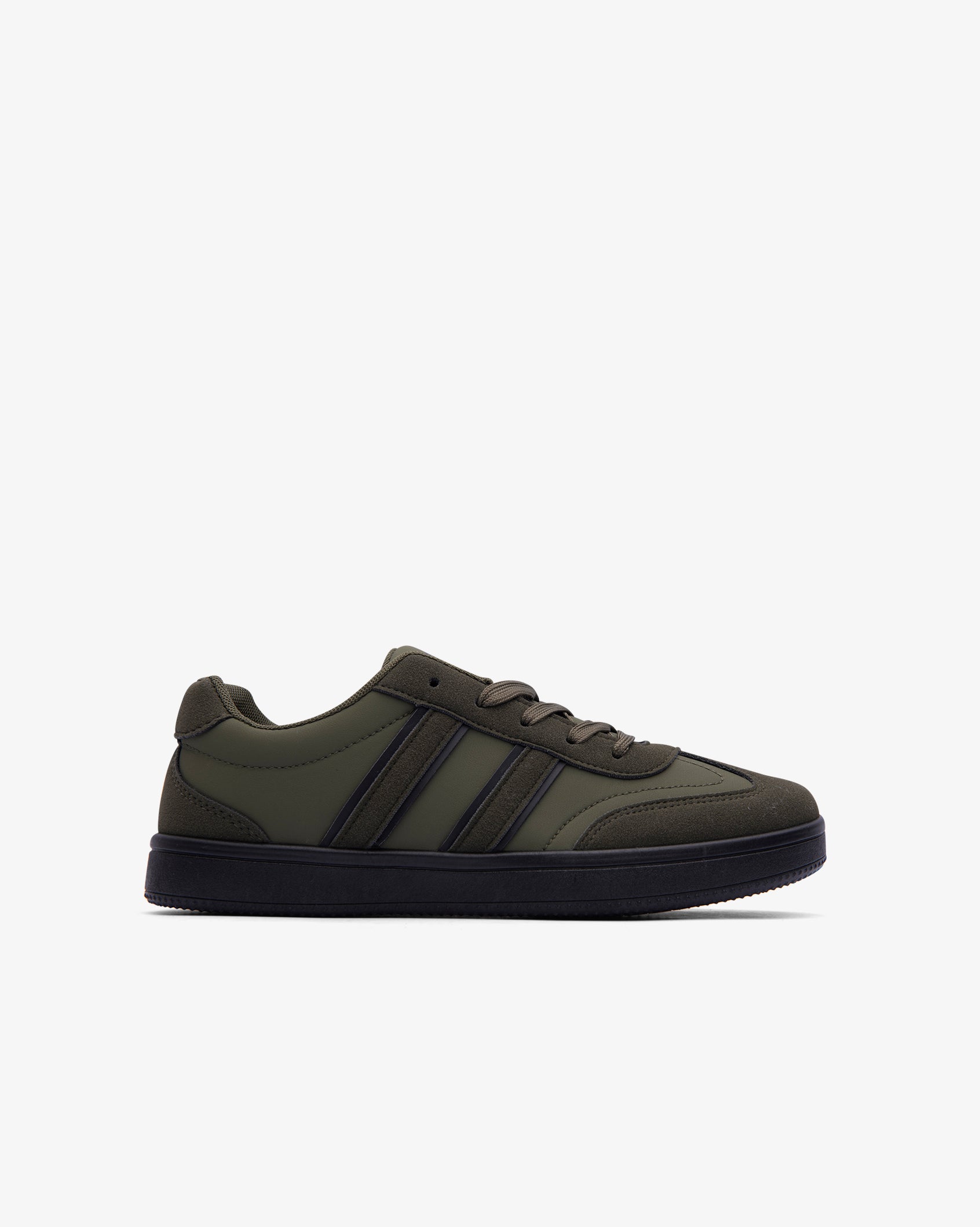 Youth Avatar - Casual Low Cut Sneaker