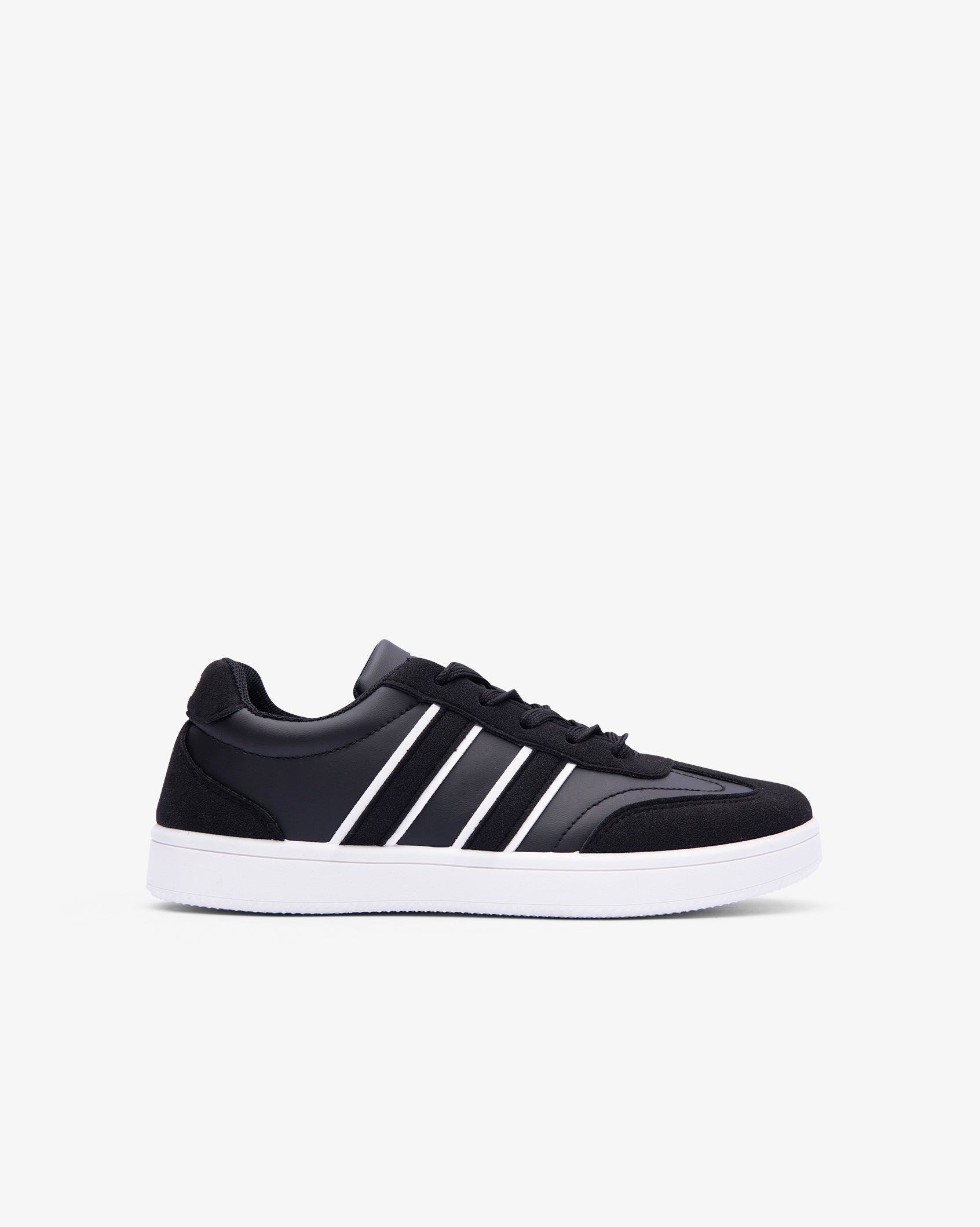 Youth Avatar - Casual Low Cut Sneaker